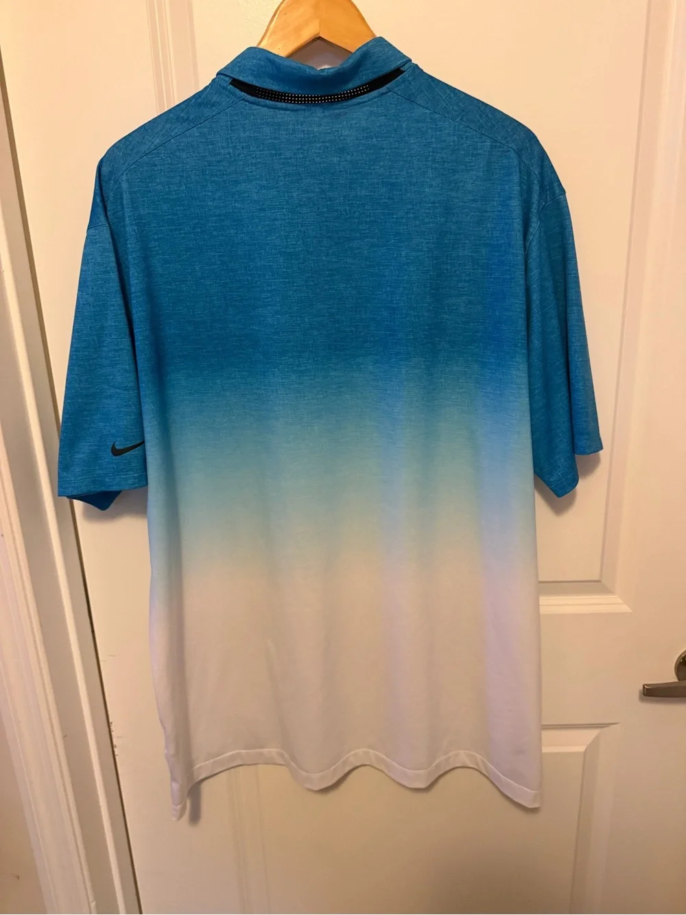 Nike Golf Men’s Blue-to-White Ombre Polo. Like new